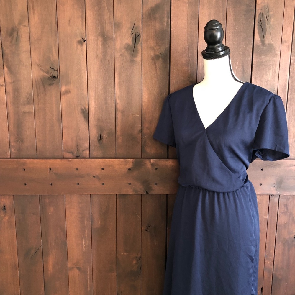 CHARLES HENRY Short Sleeve Faux Wrap Midi Dress - Picture 1 of 8